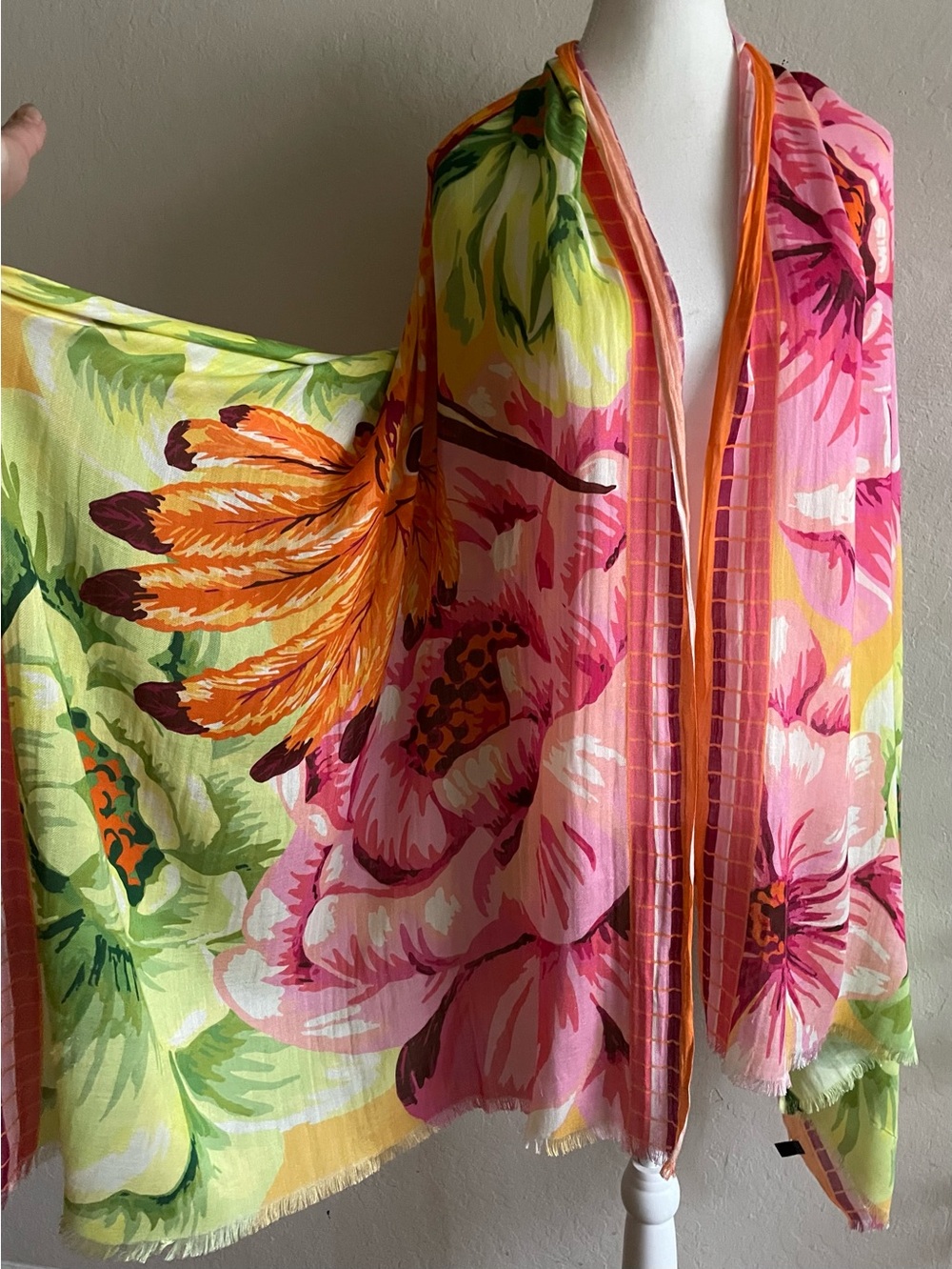 Colorful floral with large bird wrap - Picture 8 of 11